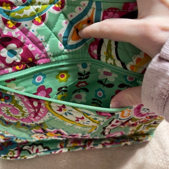 Vera Bradley Tutti Frutti Crossbody Hipster NWT - Picture 4 of 9